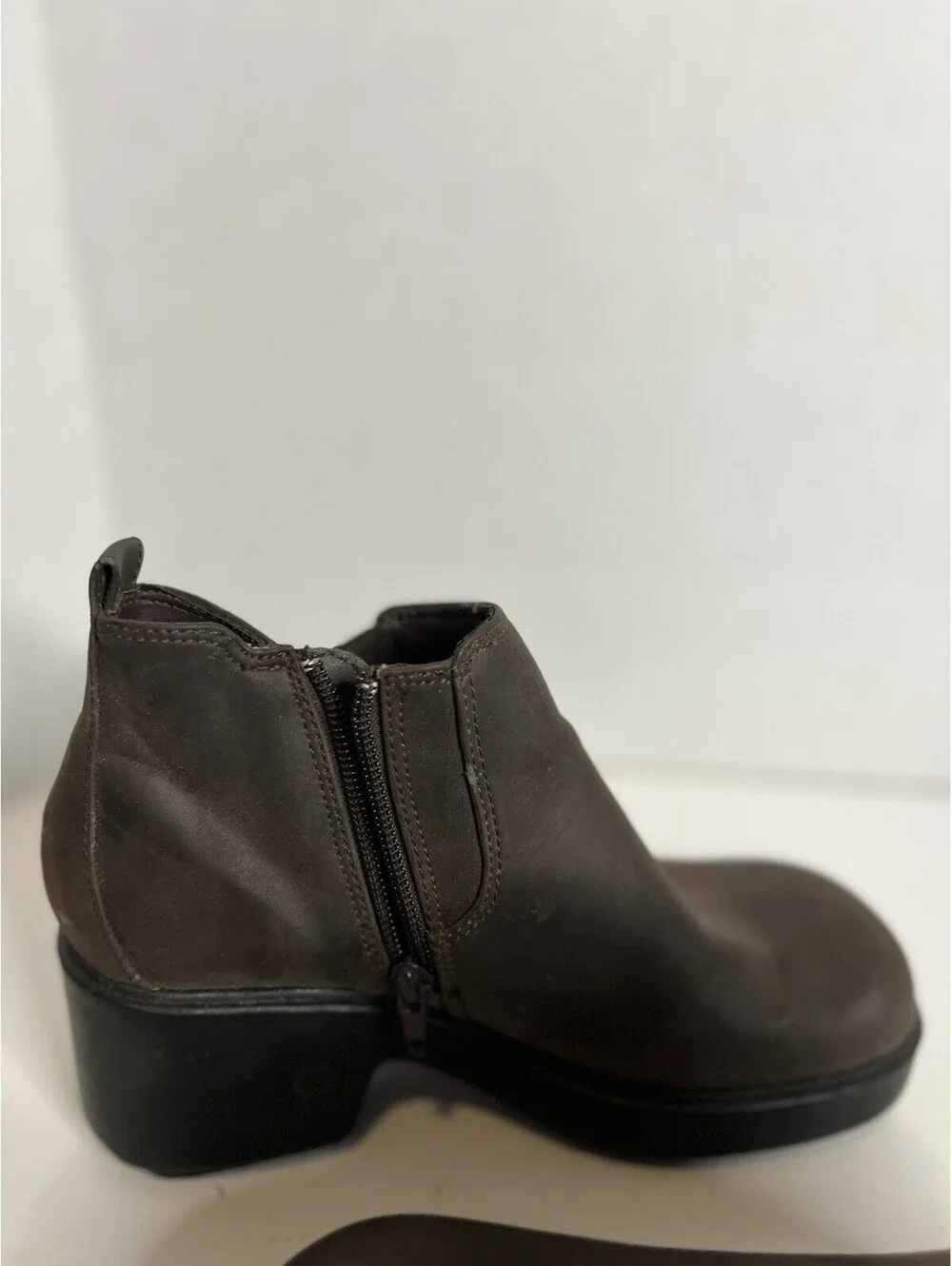 Vintage 90s Women’s Brown Faux Leather Chelsea Ankle Boots 5.5W Chunky Heel